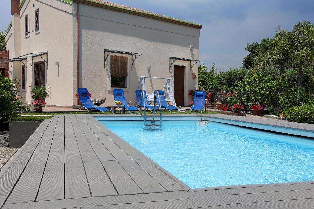 Casa Delle Foglie Villa San Giovanni La Punta Luaran gambar