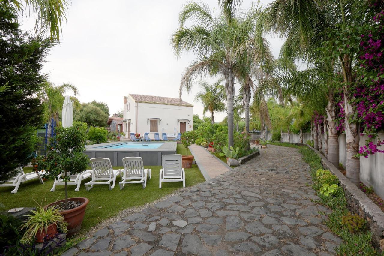Casa Delle Foglie Villa San Giovanni La Punta Luaran gambar