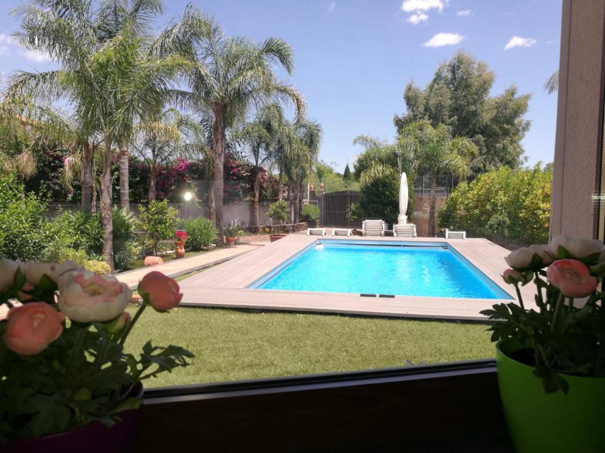 Casa Delle Foglie Villa San Giovanni La Punta Luaran gambar