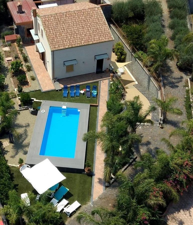 Casa Delle Foglie Villa San Giovanni La Punta Luaran gambar