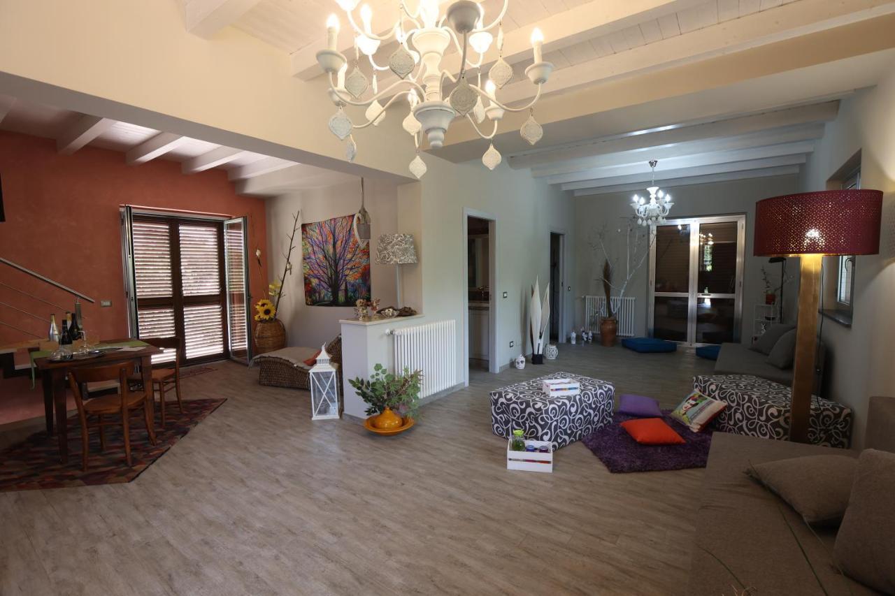 Casa Delle Foglie Villa San Giovanni La Punta Luaran gambar
