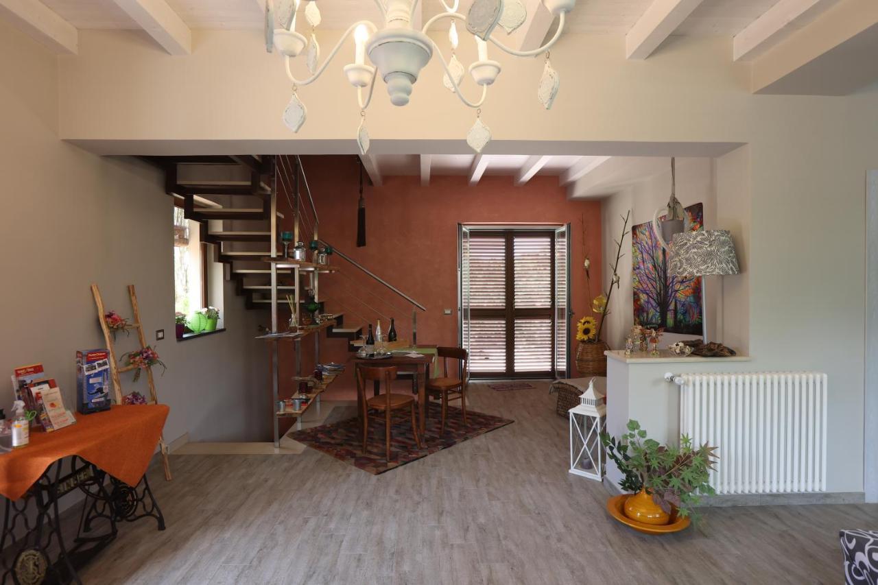 Casa Delle Foglie Villa San Giovanni La Punta Luaran gambar
